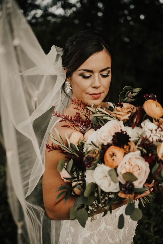 Seasonal Wedding Flowers in New England: What's Blooming When